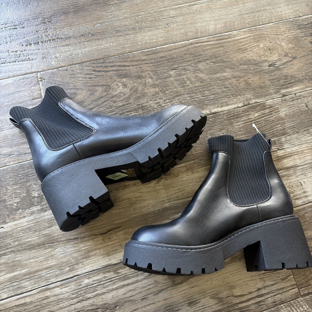 Madden Girl Thrash Black Platform Sock Chelsea Boots Lug sole Ankle Booties sz 7 - Picture 5 of 6